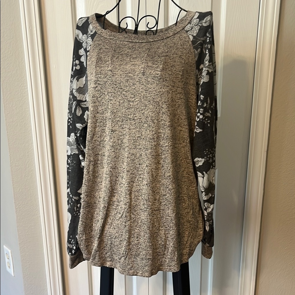 Gray and Tan Lightweight Sweatshirt